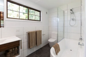 5. Image 5 - Bathroom